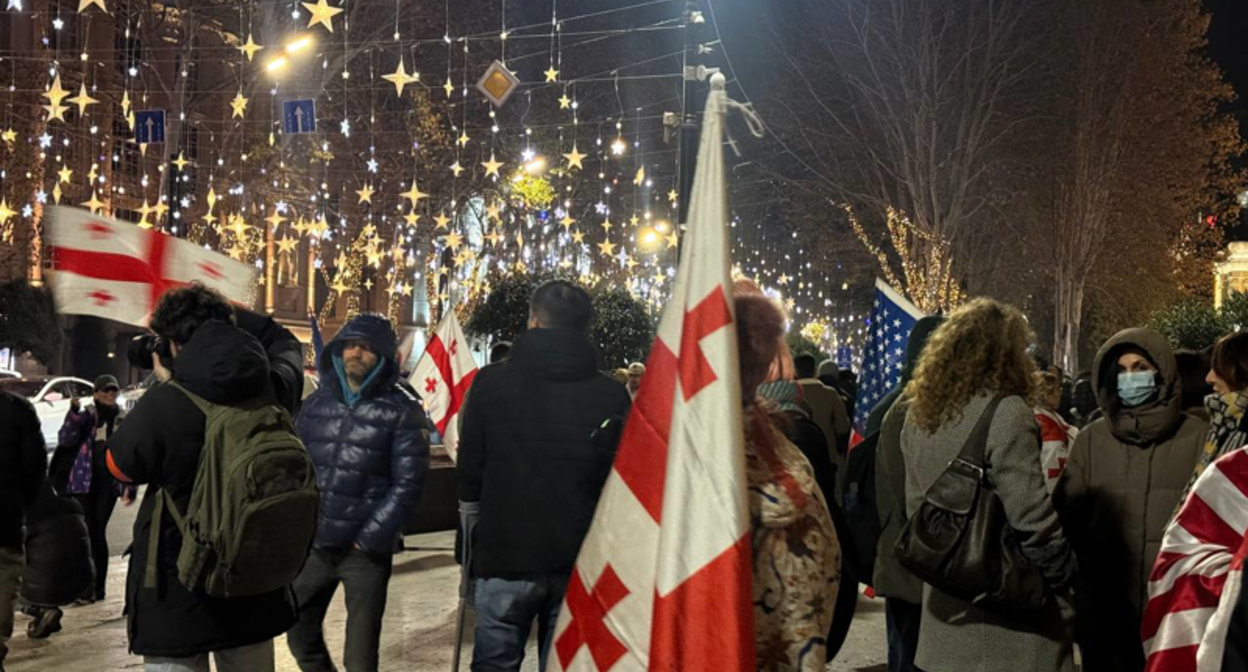 407th day of daily protests in Georgia. Photo/https://tvpirveli.ge/ka/siaxleebi/sazogadoeba/118771-vibrdzvit-bolomde-rustavelze-utskveti-protesti-grdzeldeba