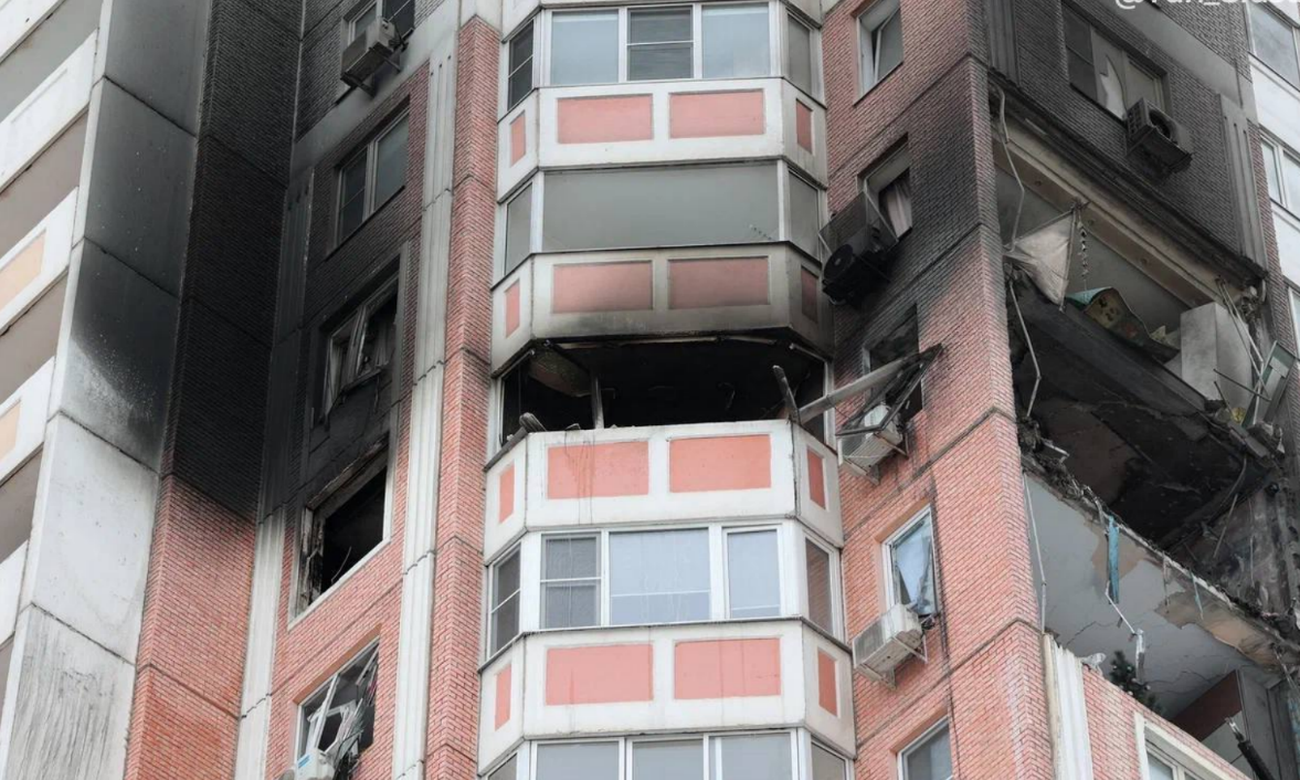A house in the Leventsovsky district damaged by a drone attack. Screenshot from Yuri Slyusar's Telegram channel, January 14, 2026, https://t.me/Yuri_Slusar/4518.