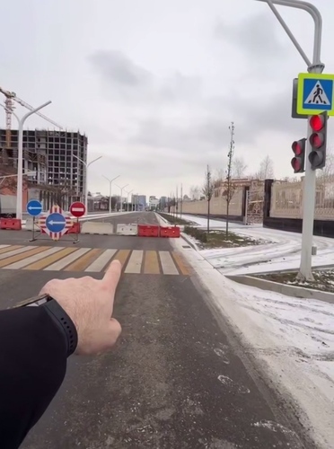 Video still from an eyewitness https://x.com/SashaSever12/status/2013060281132359886