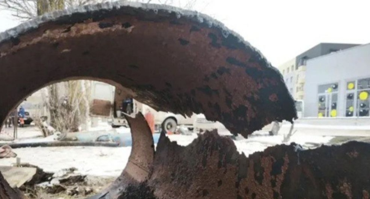 A damaged section of pipeline in Volgodonsk. Photo from the Rostov Region Governor's Telegram channel https://t.me/Yuri_Slusar/4689