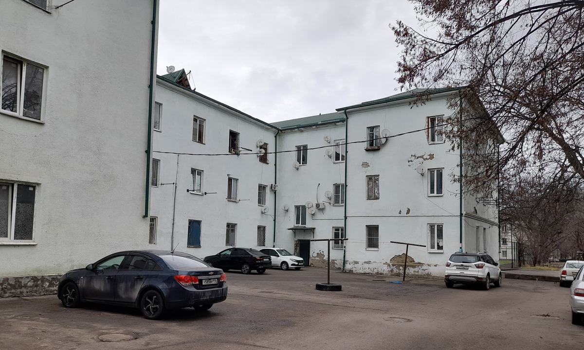 A dilapidated dormitory building in Nalchik. Photo by "Caucasian Knot"
