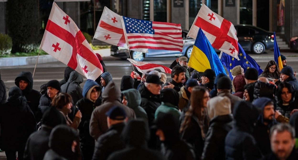 Protesters on Rustaveli Avenue, February 23, 2026. Photo: Mindia Gabadze / Publika