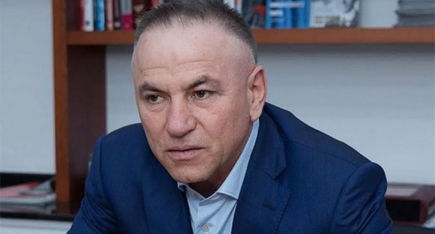 Rizvangadzhi Isayev. Photo: https://chernovik.net/content/inye-smi/vozvrashchenie-dagestanskogo-evropeyca-kavpolitоsya-stroit-v