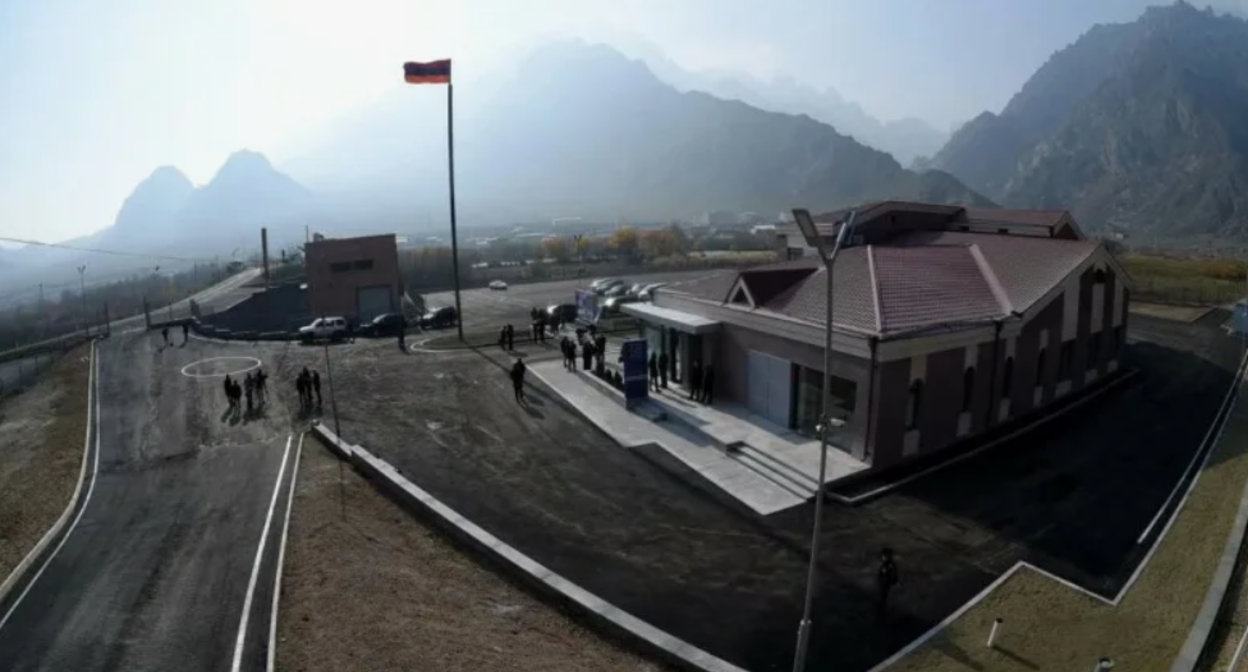 Agarak checkpoint. Screenshot from bm.ge? https://bm.ge/ru/news/armeniia-polnostiu-vziala-pod-kontrol-pogranicnyi-punkt-agarak-na-granice-s-iranom