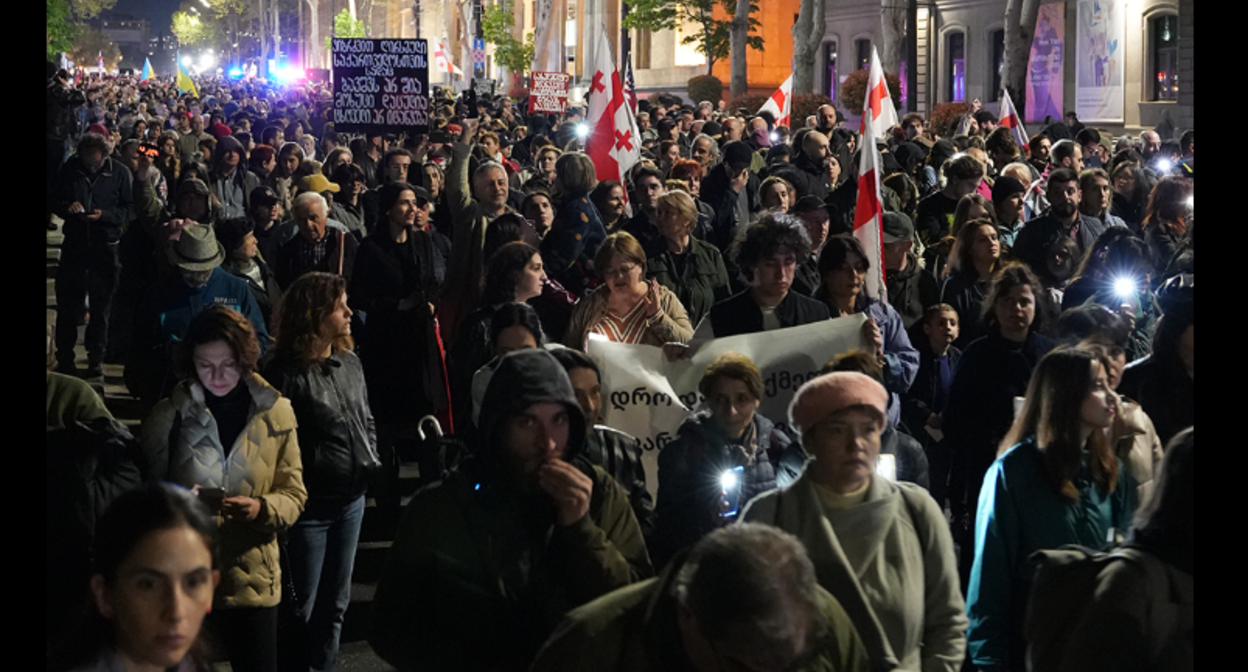 Protest march in Tbilisi. Screenshot of the photo "Mautskebeli" from April 18, 2026, https://www.facebook.com/photo/?fbid=1622268069898640&set=pcb.1622282206563893 (Meta, the company that owns the social network, is banned in Russia).
