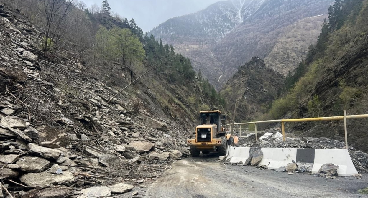 The road "Access from the Agvali-Shauri-Kidero highway to the village of Khvarshi." Photo: Dagestanavtodor https://t.me/dagavtodor/9133