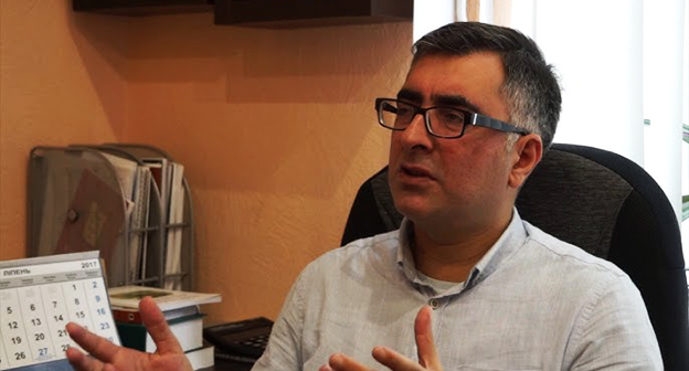 Anar Mammadli. Video screenshot: https://www.youtube.com/watch?v=ZUaBPp6_jDI