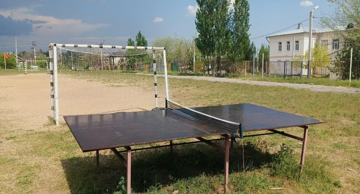 A stadium in the Volgograd village of Vtoroy Kilometer. Photo courtesy of Ravil Shabanov to SOTAvision https://t.me/sotavisionmedia/59171 (the publication is included in the register of foreign agents). A stadium in the Volgograd village of Vtoroy Kilometer. Photo courtesy of Ravil Shabanov to SOTAvision https://t.me/sotavisionmedia/59171 (the publication is included in the register of foreign agents).