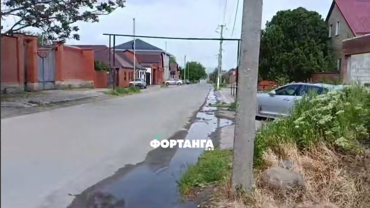 Residents of Sunzha complained about broken roads and burst pipes. Photo: Fortanga / Telegram channel
