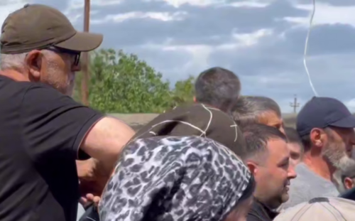 Mamedkala residents at a meeting with the acting head of Dagestan. Still from a video by the Dagestan administration from May 16, 2026, https://t.me/agiprd/34703.
