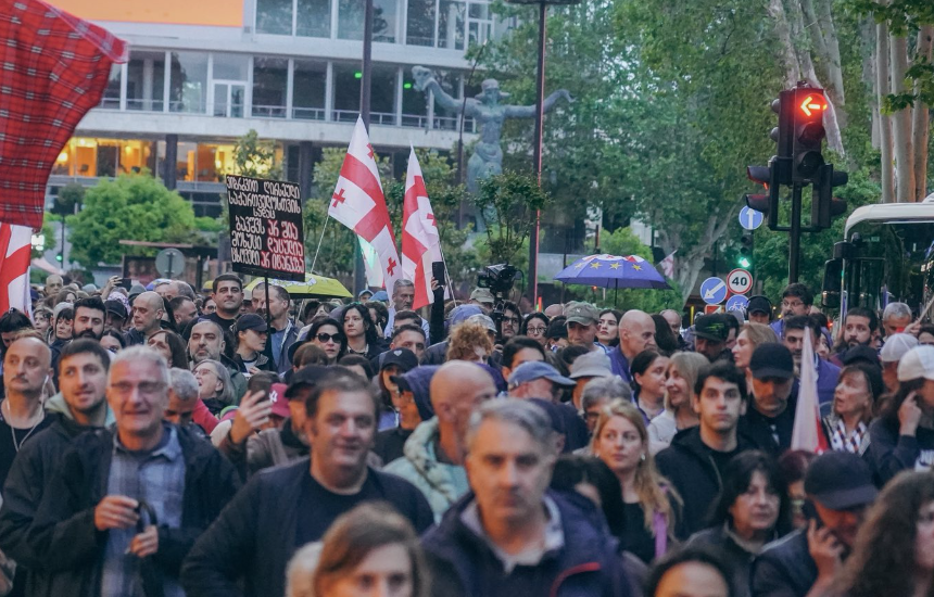Participants of the procession on May 23. Screenshot of photo Mo Se, https://www.facebook.com/photo/?fbid=4317603431887729&set=pcb.4317604495220956 Participants of the procession on May 23. Screenshot of photo Mo Se, https://www.facebook.com/photo/?fbid=4317603431887729&set=pcb.4317604495220956