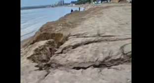 Video from Anapa beach, May 29, 2026, from the "Makovozovy" Telegram channel, https://t.me/makovozovy/61074