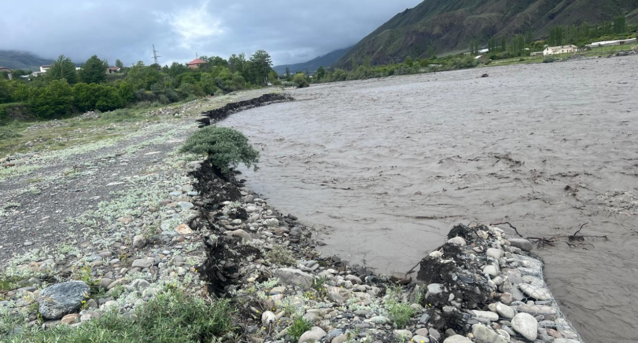 A dam has been destroyed in the village of Akhty. Screenshot from a photo by the Akhty District Administration from May 30, 2026, https://t.me/pressa_akhty/24714.