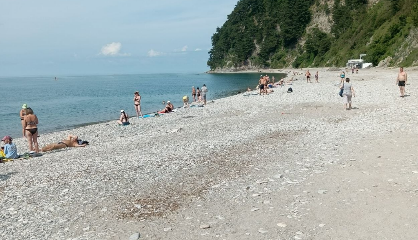 Beach in Tuapse. Screenshot from Roman Pukalov's Telegram channel, June 14, 2026, https://t.me/Roman_eco/1870. Beach in Tuapse. Screenshot from Roman Pukalov's Telegram channel, June 14, 2026, https://t.me/Roman_eco/1870.