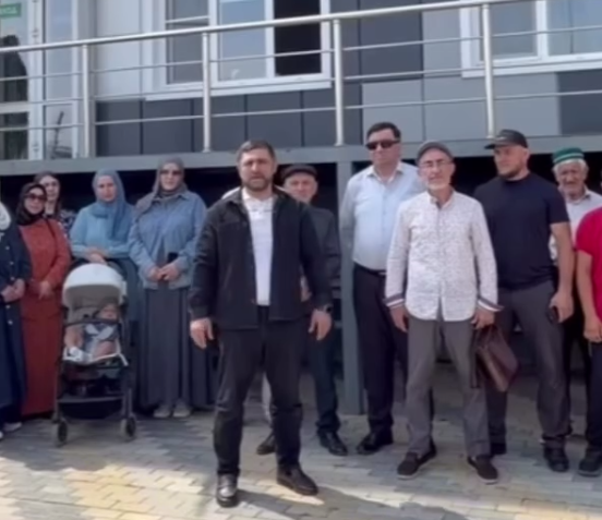 A still from a video message from Leninkent residents about the new clinic. Photo: NNT News / Telegram channel