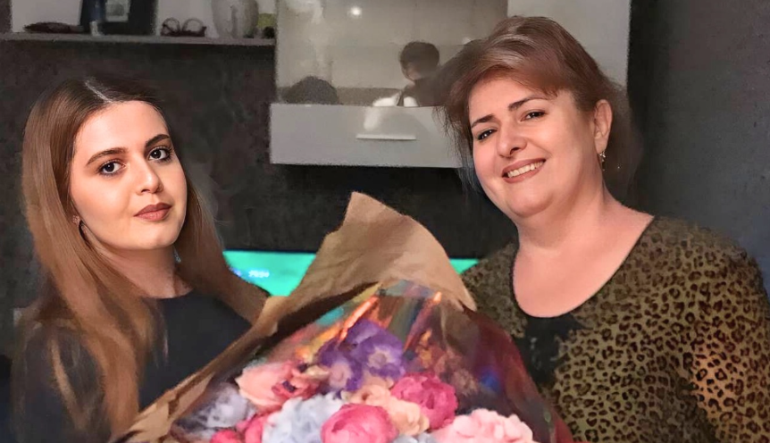 Aliya Yangulbaeva (left) and Zaarema Musaeva. Screenshot of the photo “Daptar” from 06/23/26, https://daptar.org/2026/06/23/naiti-podkhod-k-ramzanu-kadyrovu-pochemu-doch-zaklyuchennoi-zaremy-musaevoi-obratilas-k-docheri-glavy-chechni/