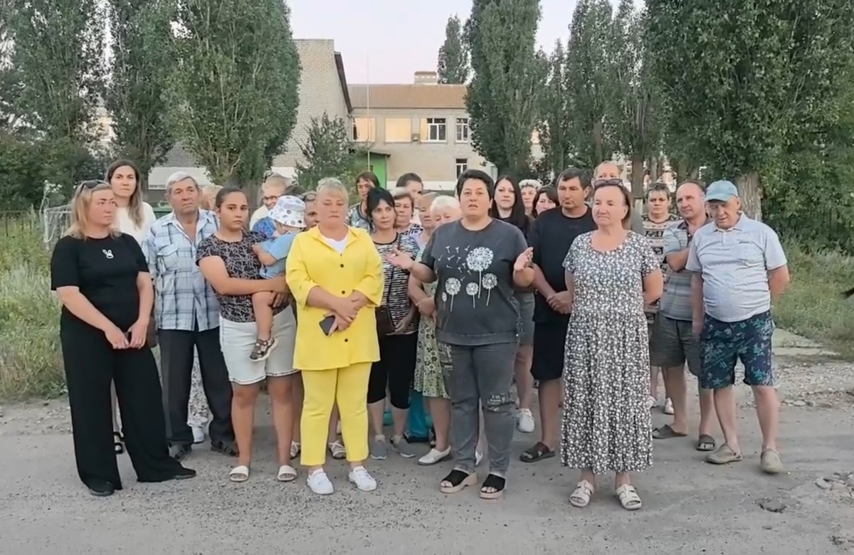 Residents of Vodny are recording a video appeal to the head of the Investigative Committee, Alexander Bastrykin. Frame from the video https://dzen.ru/video/watch/6a4a03ef5ec2671d975d4fa6 Residents of Vodny are recording a video appeal to the head of the Investigative Committee, Alexander Bastrykin. Frame from the video https://dzen.ru/video/watch/6a4a03ef5ec2671d975d4fa6