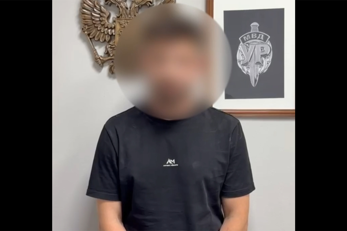 A resident of Chelyabinsk is publicly apologizing on camera. A frame from the video on the Telegram channel of the Krasnodar police – https://t.me/mvd23krasnodar/8057