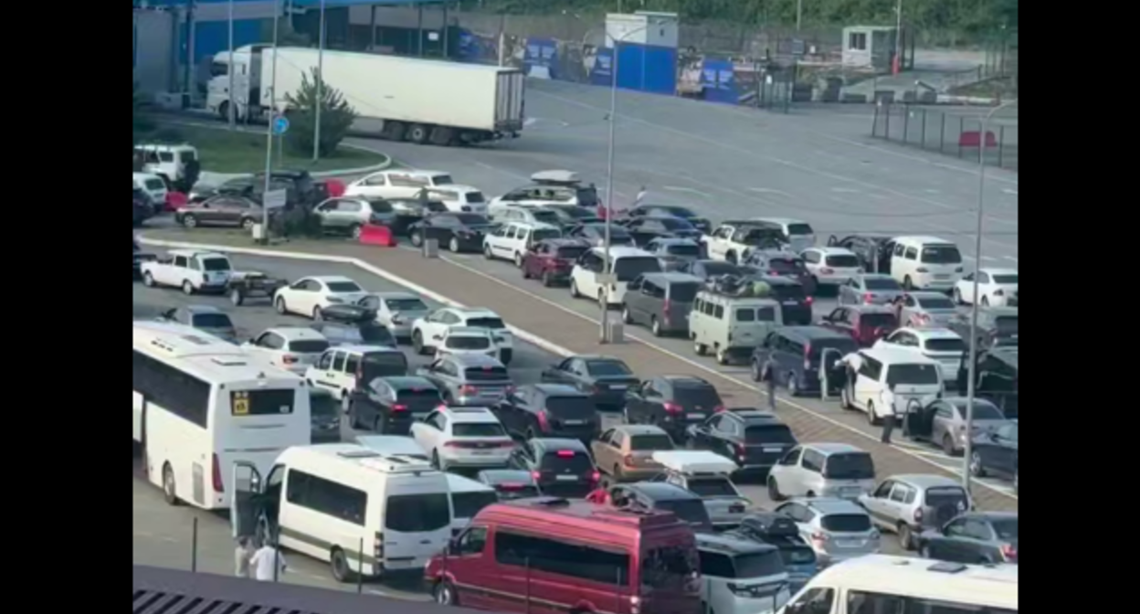 Traffic jam at the border with Abkhazia. Still frame from the video https://t.me/apsny/26475 from 11.07.26