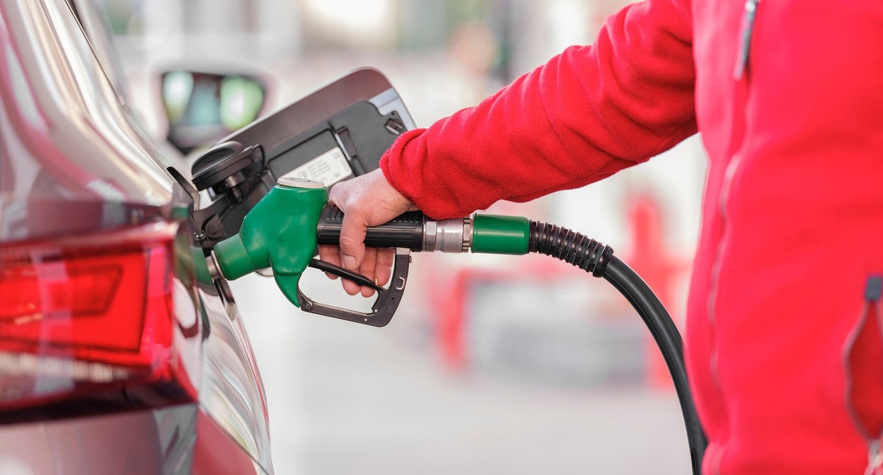 Refueling a car. Photo: pixabay.com