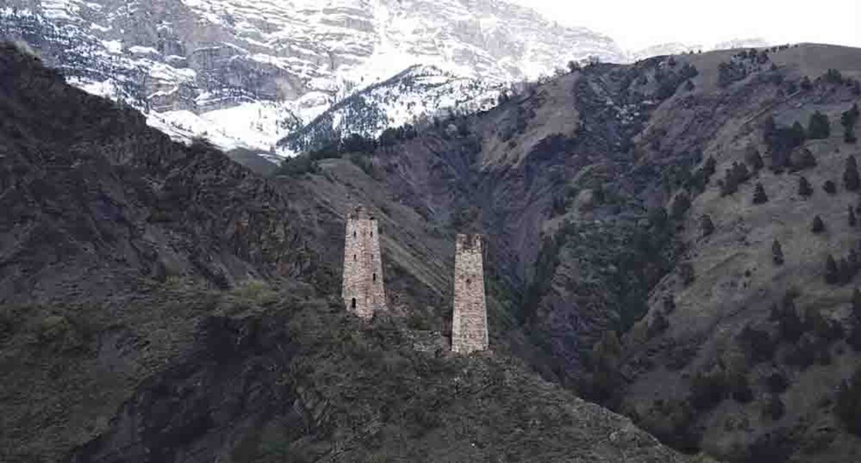"Towers of Two Rivals". Frame from the video https://www.youtube.com/watch?v=E8_ACCkOmGA "Towers of Two Rivals". Frame from the video https://www.youtube.com/watch?v=E8_ACCkOmGA