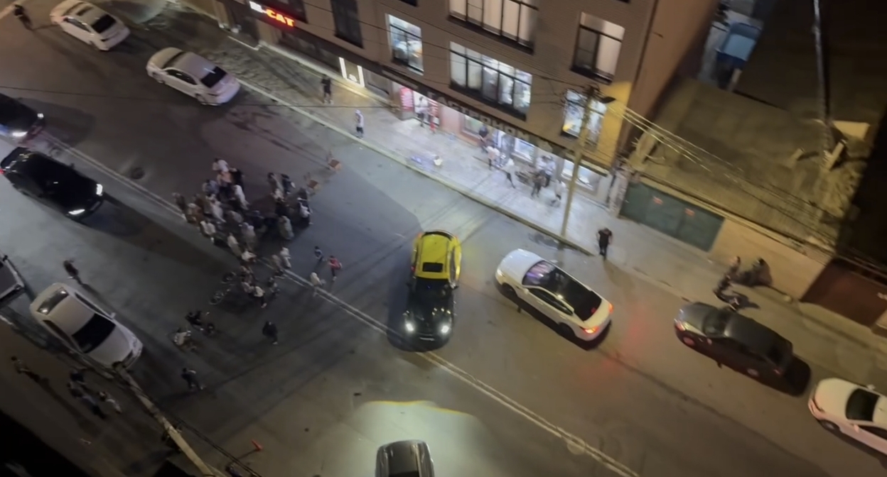 Residents of the street in Makhachkala blocked the road due to power outages. Frame from the video "Chernovik" / Telegram
https://t.me/chernovik/98425 Residents of the street in Makhachkala blocked the road due to power outages. Frame from the video "Chernovik" / Telegram
https://t.me/chernovik/98425