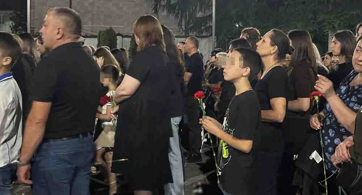 Residents of South Ossetia at the event in Tskhinval, dedicated to the 18th anniversary of the start of the "Five-Day War". Photo "Caucasian Knot". Residents of South Ossetia at the event in Tskhinval, dedicated to the 18th anniversary of the start of the "Five-Day War". Photo "Caucasian Knot".