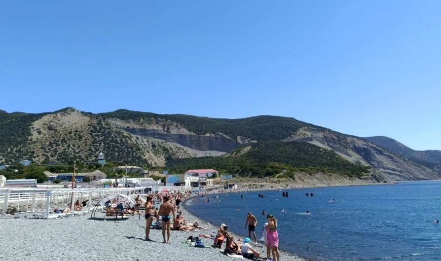 Beach in Anapa. Screenshot by Yuri Ozarovsky, https://t.me/MoreOz/130753 Beach in Anapa. Screenshot by Yuri Ozarovsky, https://t.me/MoreOz/130753