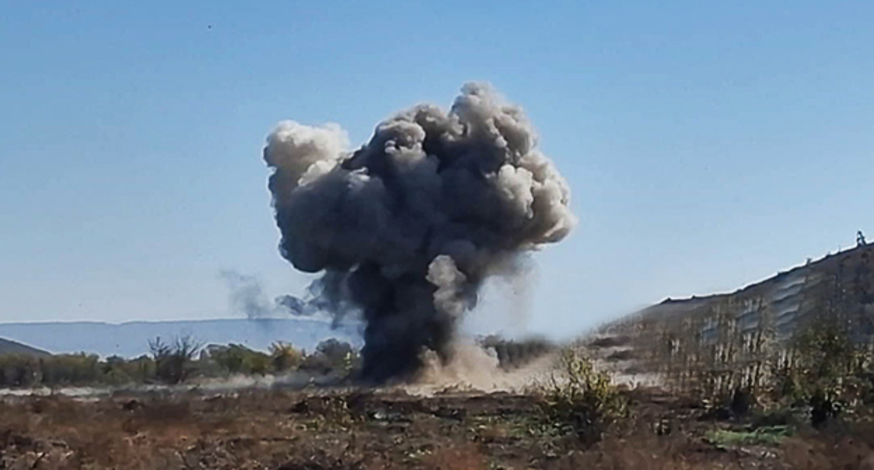 Mine explosion. Photo: https://ru.apa.az/proisshestvie/sotrudnik-anama-podorvalsya-na-mine-v-agdame-548449