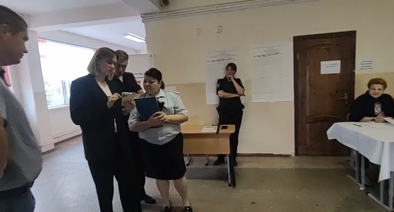 Representatives of law enforcement at the polling station in Krasnodar. September 20, 2026. Frame from the video from the Telegram channel "TIK Zapadnaya voting 2026" https://t.me/tikzapad/94 Representatives of law enforcement at the polling station in Krasnodar. September 20, 2026. Frame from the video from the Telegram channel "TIK Zapadnaya voting 2026" https://t.me/tikzapad/94