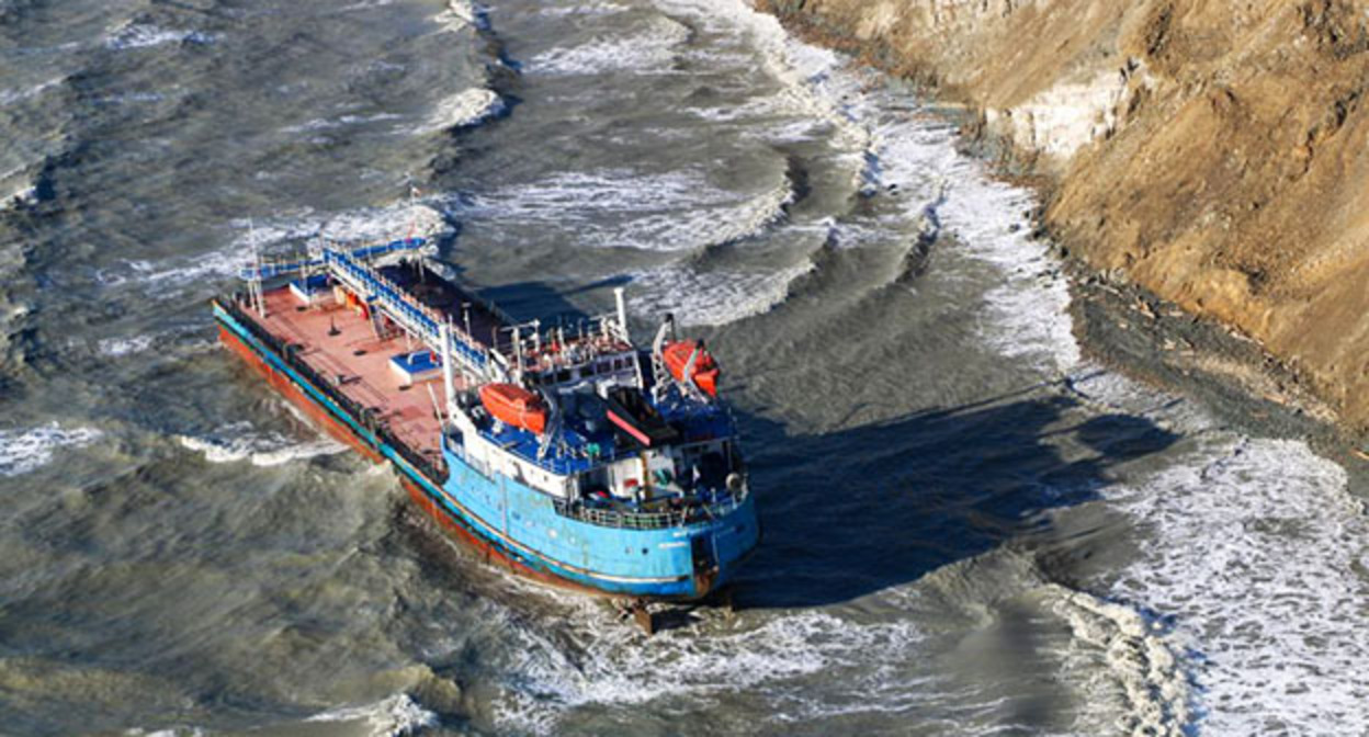 The tanker crash in the Kerch Strait. Photo by the Ministry of Natural Resources