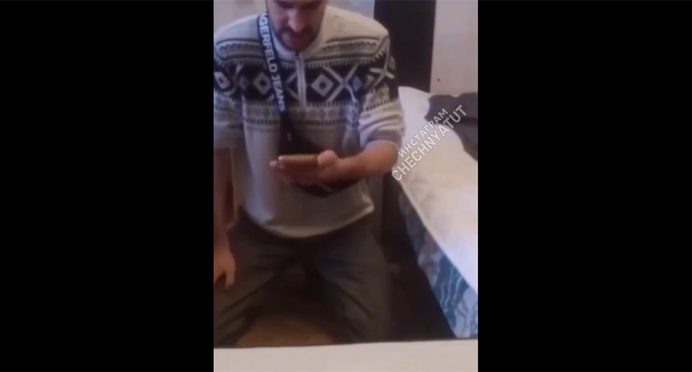 The streamer from Moscow apologizes on camera to the residents of Chechnya. Frame from the video https://www.instagram.com/chechnyatut/reel/DeCG2bOItkO (the activities of the company Meta (which owns Facebook, Instagram, and WhatsApp) are banned in Russia) The streamer from Moscow apologizes on camera to the residents of Chechnya. Frame from the video https://www.instagram.com/chechnyatut/reel/DeCG2bOItkO (the activities of the company Meta (which owns Facebook, Instagram, and WhatsApp) are banned in Russia)