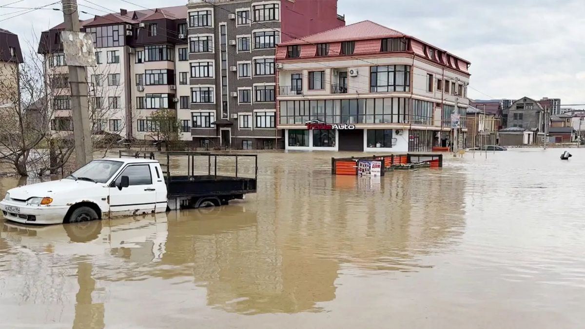 Flooding in Makhachkala. Frame from the story of "Channel One".