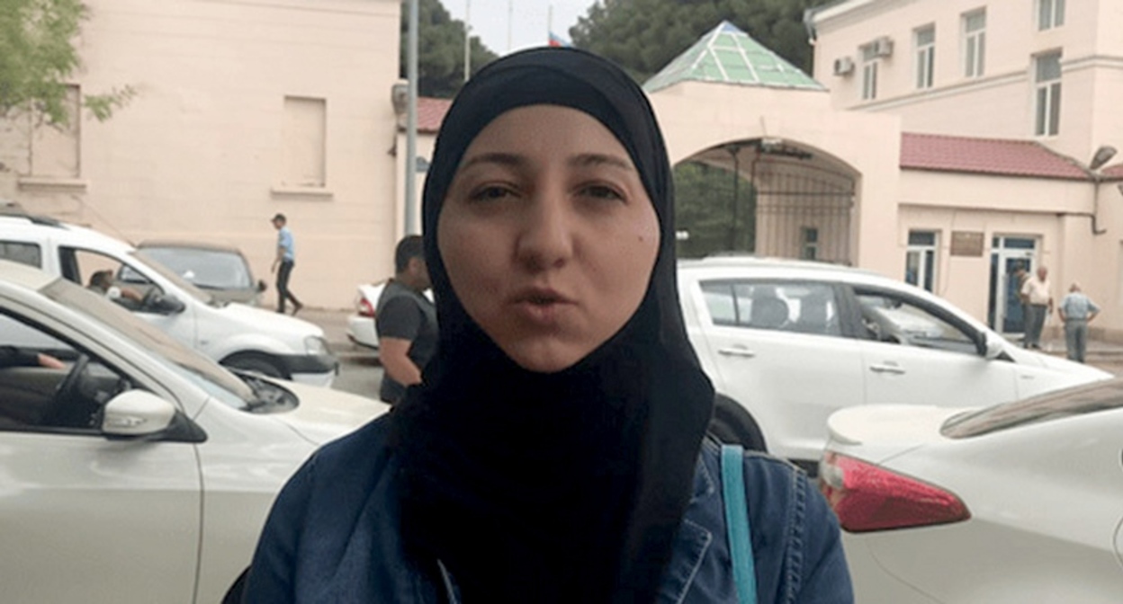 Gülmira Aslanova, the wife of journalist Polad Aslanov. Photo: https://news.day.az/politics/1196866.html Gülmira Aslanova, the wife of journalist Polad Aslanov. Photo: https://news.day.az/politics/1196866.html