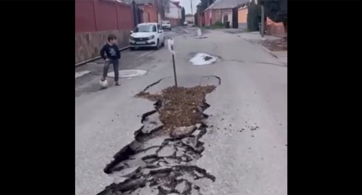 A street in Nazran. Frame from the video https://www.instagram.com/p/DekMyT5RP-9 (the activities of the company Meta (which owns Facebook, Instagram, and WhatsApp) are banned in Russia)