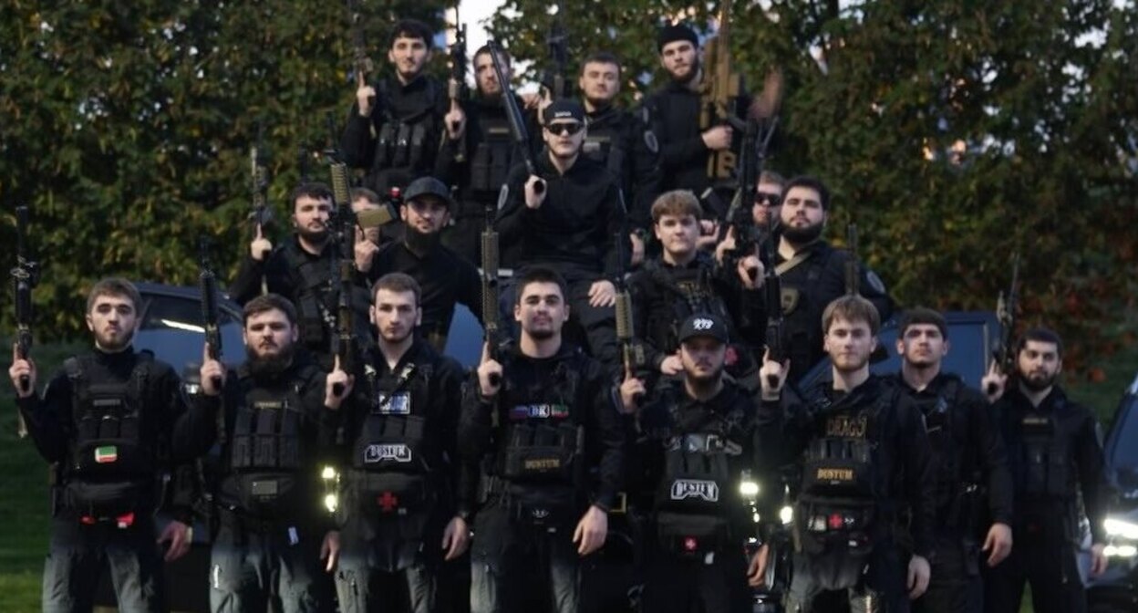 Adam Kadyrov with friends, relatives, and bodyguards. Screenshot of the publication on the page komanda_k13 in Instagram** Adam Kadyrov with friends, relatives, and bodyguards. Screenshot of the publication on the page komanda_k13 in Instagram**