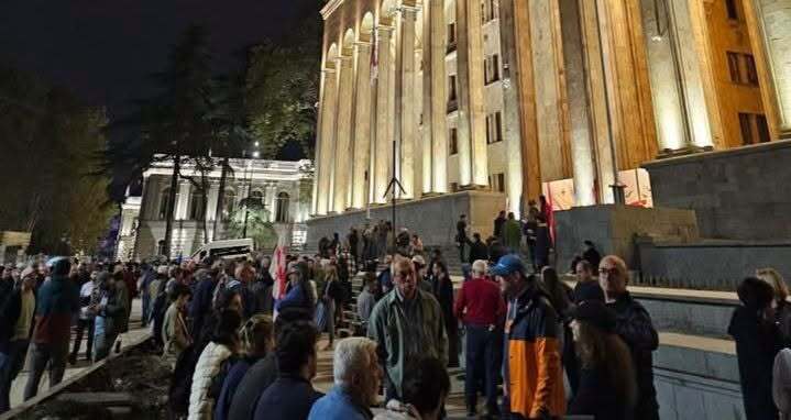 Protesters outside the parliament, October 20, 2026. Photo: Giorgi Mumladze / Facebook Protesters outside the parliament, October 20, 2026. Photo: Giorgi Mumladze / Facebook