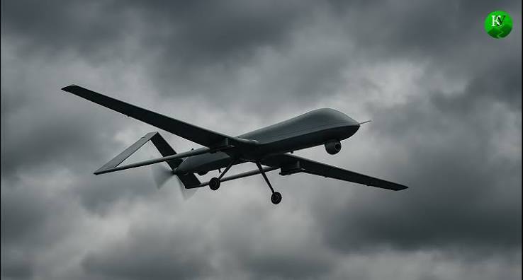 Drones in the evening sky. Illustration created by "Caucasian Knot" using AI in the Copilot program.