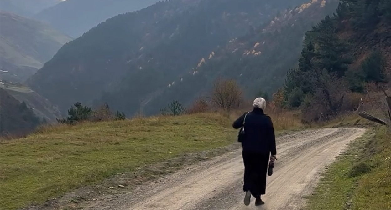 Khadijat Magomedova. Frame from the video https://www.instagram.com/p/DezcBsEorBN (the activities of the Meta company (which owns Facebook, Instagram, and WhatsApp) are banned in Russia) Khadijat Magomedova. Frame from the video https://www.instagram.com/p/DezcBsEorBN (the activities of the Meta company (which owns Facebook, Instagram, and WhatsApp) are banned in Russia)