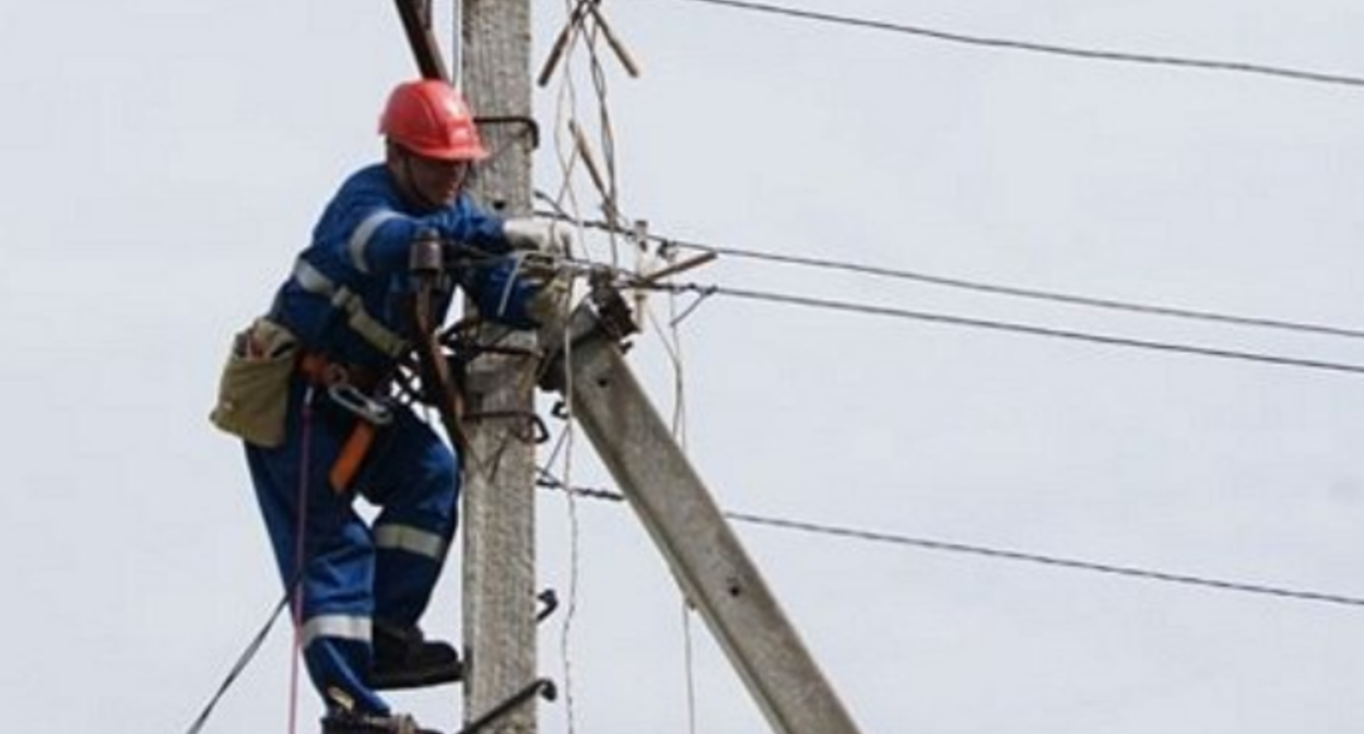 Repair of the power transmission line. Photo by the press service of the Akhtyn district administration https://t.me/pressa_akhty/25099. Repair of the power transmission line. Photo by the press service of the Akhtyn district administration https://t.me/pressa_akhty/25099.