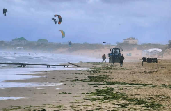 Dzhemete Beach. Screenshot photo by Andrey Makovozov from 31.10.26, https://t.me/makovozovy/70747. Dzhemete Beach. Screenshot photo by Andrey Makovozov from 31.10.26, https://t.me/makovozovy/70747.